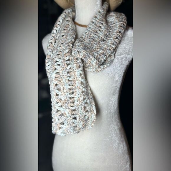 38” NEW Chunky Crochet Neutral Color Stripes Winter Wrap Scarf - Picture 1 of 4